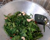 Foto langkah ke 4 dari resep 32. Tumis Kangkung Udang No MSG.