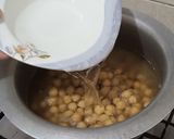 A picture of step 1 of Kathiawadi Cholay.