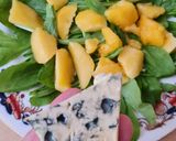Foto del paso 3 de la receta: Ensalada de radicheta, durazno y queso azul 🍑
