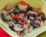 Foto langkah ke 3 dari resep Tumis 3 Jamur.