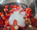A picture of step 2 of Strawberry Yoghurt Cheesecake Cups.