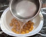 A picture of step 1 of Dahi Phulki.