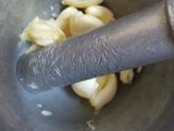 سمك شعري مشوي بصوص الطماطم