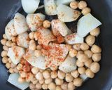 A picture of step 2 of Spinach with Chickpeas and Potatoes.