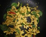 Foto langkah ke 3 dari resep Usus Ayam bumbu kuning DEBM.