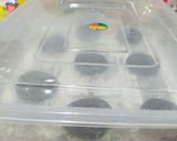 Foto langkah ke 7 dari resep 841. Black Bomboloni (isi vla kopi, diplomat cream dan vla susu) 1x profing.