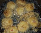 A picture of step 5 of Yam balls.
