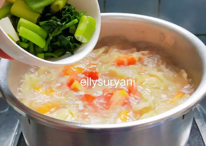 Langkah-langkah untuk membuat Cara membuat Sup Udang-Sayuran Simple ala Rumah Kami