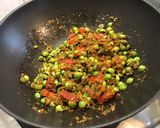 Une image de l'étape 14 de Sundakai aux tomates et épices indiennes.