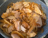 Foto del paso 4 de la receta: Atún rojo encebollado