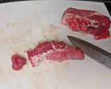 A picture of step 1 of Garlic Pork Salad/Rice Bowl.