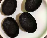 A picture of step 3 of Chocolate Easter egg.