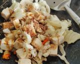 Foto langkah ke 3 dari resep Tumis Tahu Kol.