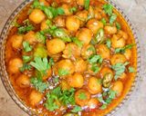 A picture of step 8 of White Chanay ka Salan 😋😋.