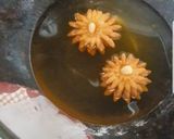 रॉयल फ्लावर कूकीज (Royal flower cookies recipe in hindi) रेसिपी चरण 22 फोटो