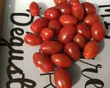 Une image de l'étape 4 de Moules à l'oignon rouge tomates coriandre et crème.