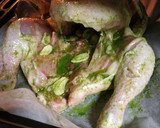 Foto del paso 3 de la receta: Pollo con salsa verde de ajo y perejil