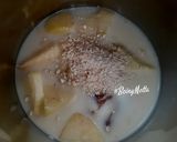A picture of step 3 of Apple-Makhana Dates Milkshake.