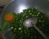 A picture of step 3 of Bhindi Aloo.