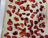 Φωτογραφία βήματος 7 της συνταγής Strawberry & cheesecake rolls