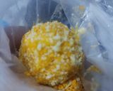 Foto langkah ke 4 dari resep Bola Nasi Sosis.
