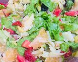 Foto del paso 3 de la receta: Ensalada de frutas con aceitunas y queso de almendras 🥙