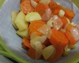 A picture of step 3 of Carrot onion soup.