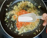 A picture of step 3 of Lehsooni Palak Kichdi.