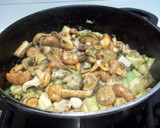 Foto del paso 6 de la receta: Alcachofas, setas y pollo