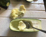 Foto del paso 2 de la receta: Zapallitos italianos rellenos con queso 🧀