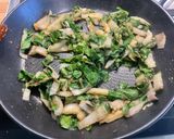Une image de l'étape 7 de Gratin de blettes et courgette au porc et parmesan.