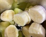 A picture of step 1 of Melon banana smoothie.