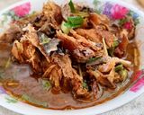 รูปขั้นตอนการทำที่ 5 ของ ยำปลาสวายแห้ง (สูตรพริกลาบเหนือ)