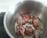 Foto del paso 1 de la receta: Guiso de patatas con picos de costilla