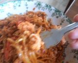 Foto langkah ke 7 dari resep Mie Balado Telur Ikan.