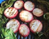 Foto del paso 5 de la receta: Atún de albacora con acelgas y rábanos asados. 100% libre de grasa