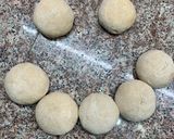 A picture of step 2 of Roti/Phulka.