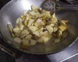 केले के छिलकों की सब्जी (Kele ke chilko ki sabzi recipe in Hindi) रेसिपी चरण 3 फोटो