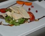 Foto del paso 2 de la receta Ensalada de pollo a baja temperatura sobre lecho de lechugas y vinagreta de sal de hierbas
