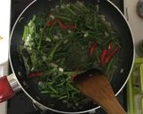 Foto langkah ke 3 dari resep Tumis Kangkung Super Mudah dan Enak.
