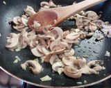 Foto del paso 2 de la receta: Pasta cremosa con champiñones y ajo