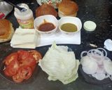 A picture of step 5 of Veg Aloo Tikki Burger🍔🍔😋😍.