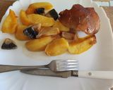 Csülök tepsis sült krumlival recept fázis 4 fotója