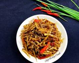 Hình bước làm 3 của món Khô Cá Cơm Kho Tiêu