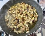 Foto del passaggio 4 della ricetta Polenta e funghi porcini