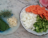 Foto del paso 1 de la receta: Atún con papas y garbanzos al wok