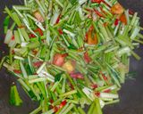 Foto langkah ke 1 dari resep Tumis sawi ijo tahu pedas.
