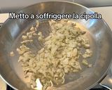 Foto del passaggio 4 della ricetta Orecchiette con zucchine e salsiccia