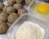 Foto langkah ke 3 dari resep Bola daging isi keju.