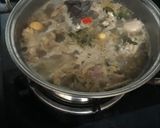 Hình bước làm 4 của món Gà nấu canh lá giang